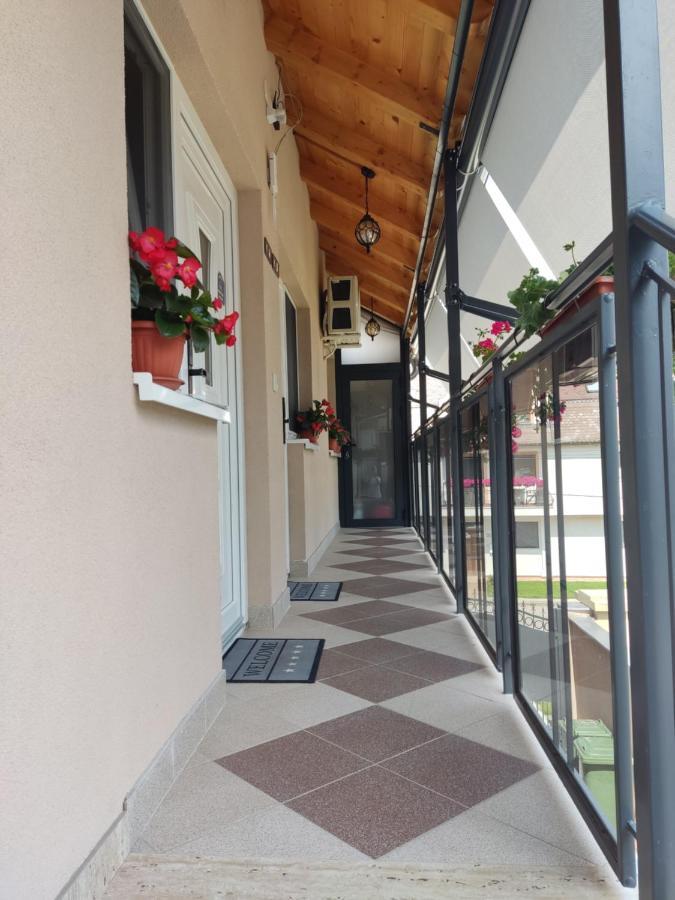 Apartmani Sladjana Novi Sad Exterior photo